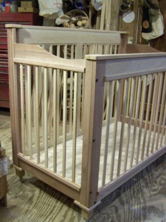 oak,mahogany crib